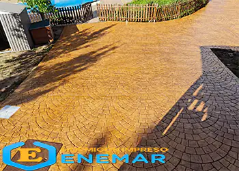 Rampa garaje, hormigón impreso, moldes adoquín abanico